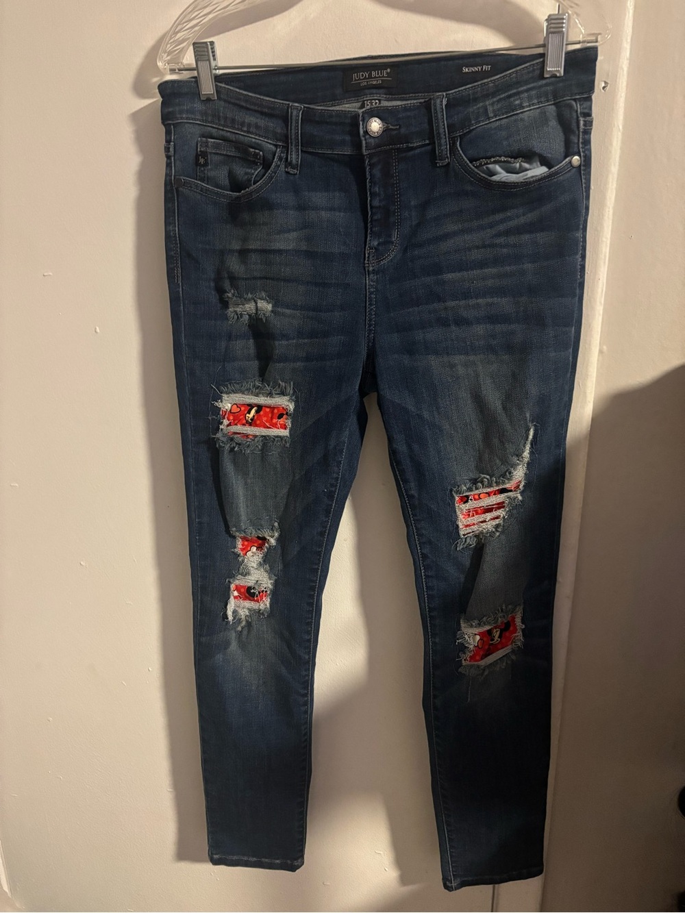 Judy Blue Skinny Fit Distressed Jeans Bandana Patch Detail Size 15/32
(1029)